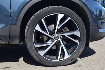 VOLVO XC40 1.5 T3 R-Design Pro SUV 5dr Petrol Auto Euro 6 (s/s) (163 ps)