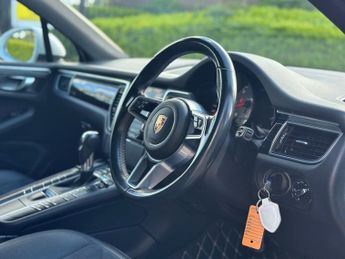 PORSCHE MACAN 3.0 TD V6 S SUV 5dr Diesel PDK 4WD Euro 6 (s/s) (258 ps)