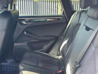 PORSCHE MACAN 3.0 TD V6 S SUV 5dr Diesel PDK 4WD Euro 6 (s/s) (258 ps)