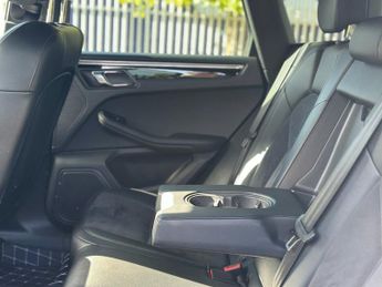 PORSCHE MACAN 3.0 TD V6 S SUV 5dr Diesel PDK 4WD Euro 6 (s/s) (258 ps)