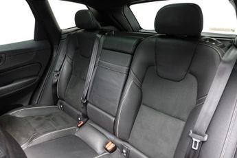 VOLVO XC60 2.0h T8 Twin Engine 11.6kWh R-Design SUV 5dr Petrol Plug-in Hybr