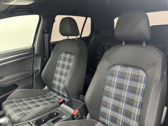 VOLKSWAGEN GOLF 1.4 TSI 8.7kWh GTE Hatchback 5dr Petrol Plug-in Hybrid DSG Euro 