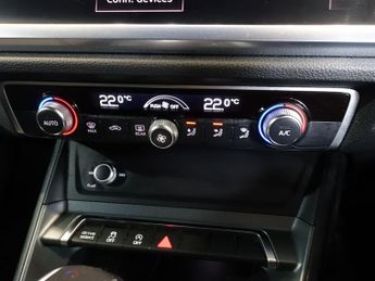 AUDI Q3 1.5 TFSI CoD 35 S line SUV 5dr Petrol S Tronic Euro 6 (s/s) (150