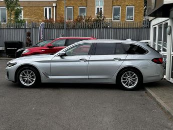 BMW 5 SERIES 2.0 520d MHT SE Touring 5dr Diesel Hybrid Steptronic xDrive Euro