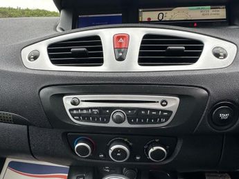 RENAULT SCENIC 2.0 VVT Dynamique TomTom MPV 5dr Petrol CVT Euro 5 (140 ps)