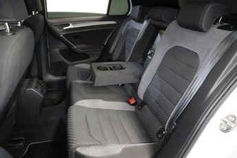 VOLKSWAGEN GOLF Volkswagen Golf 2.0 TDI BlueMotion Tech R-Line Hatchback 5dr Die