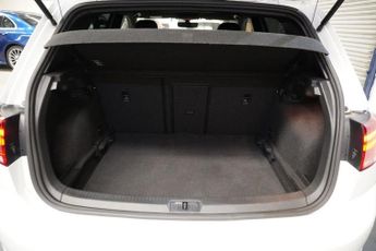 VOLKSWAGEN GOLF 2.0 TDI BlueMotion Tech R-Line Hatchback 5dr Diesel DSG Euro 6 (