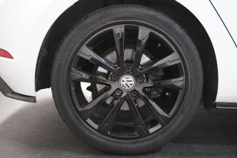 VOLKSWAGEN GOLF 2.0 TDI BlueMotion Tech R-Line Hatchback 5dr Diesel DSG Euro 6 (