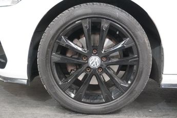 VOLKSWAGEN GOLF Volkswagen Golf 2.0 TDI BlueMotion Tech R-Line Hatchback 5dr Die