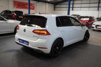VOLKSWAGEN GOLF Volkswagen Golf 2.0 TDI BlueMotion Tech R-Line Hatchback 5dr Die