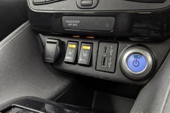 NISSAN LEAF 59kWh e+ N-Connecta Hatchback 5dr Electric Auto (217 ps)