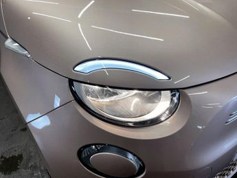 FIAT 500E 42kWh Icon Hatchback 3dr Electric Auto (118 ps)