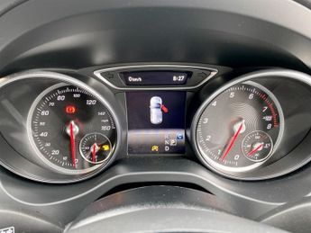 MERCEDES-BENZ GLA 1.6 GLA180 AMG Line Edition SUV 5dr Petrol 7G-DCT Euro 6 (s/s) (