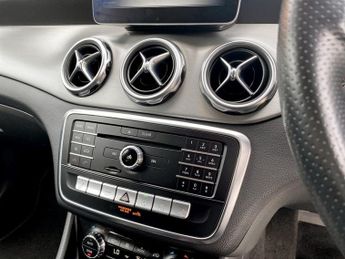 MERCEDES-BENZ GLA 1.6 GLA180 AMG Line Edition SUV 5dr Petrol 7G-DCT Euro 6 (s/s) (