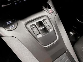 PEUGEOT e-Rifter 52kWh GT Standard MPV 5dr Electric Auto (7.4kW Charger) (136 ps)