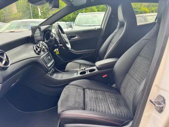 MERCEDES-BENZ GLA 2.1 GLA220d AMG Line (Premium) SUV 5dr Diesel 7G-DCT 4MATIC Euro