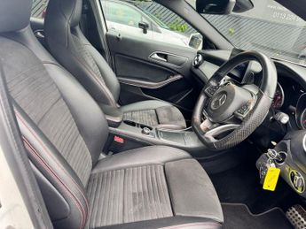 MERCEDES-BENZ GLA 2.1 GLA220d AMG Line (Premium) SUV 5dr Diesel 7G-DCT 4MATIC Euro