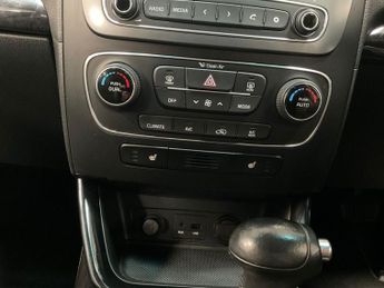 KIA SORENTO 2.2 CRDi KX-2 SUV 5dr Diesel Auto AWD Euro 5 (194 bhp)