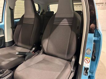 VOLKSWAGEN e-up! 36.8kWh e-up! Hatchback 5dr Electric Auto (82 ps)