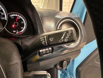 VOLKSWAGEN e-up! 36.8kWh e-up! Hatchback 5dr Electric Auto (82 ps)