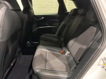 AUDI Q4 E-TRON 40 S line SUV 5dr Electric Auto 82kWh (204 ps)
