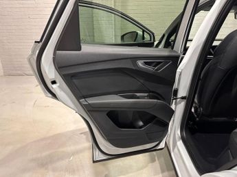 AUDI Q4 E-TRON 40 S line SUV 5dr Electric Auto 82kWh (204 ps)