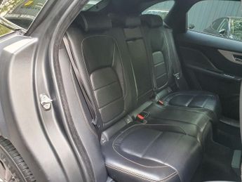 JAGUAR F-PACE 2.0 D180 R-Sport SUV 5dr Diesel Auto AWD Euro 6 (s/s) (180 ps)