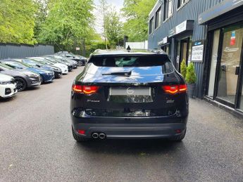 JAGUAR F-PACE 2.0 D180 R-Sport SUV 5dr Diesel Auto AWD Euro 6 (s/s) (180 ps)