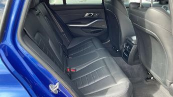 BMW 3 SERIES 2.0 320d M Sport Touring 5dr Diesel Auto Euro 6 (s/s) (190 ps)