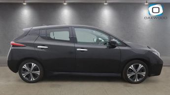 NISSAN LEAF 40kWh N-Connecta Hatchback 5dr Electric Auto (150 ps)