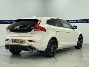 VOLVO V40 2.0 D2 R-Design Pro Hatchback 5dr Diesel Manual Euro 6 (s/s) (12