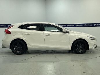 VOLVO V40 2.0 D2 R-Design Pro Hatchback 5dr Diesel Manual Euro 6 (s/s) (12