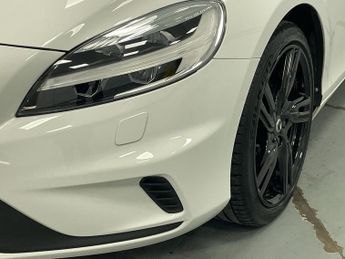 VOLVO V40 2.0 D2 R-Design Pro Hatchback 5dr Diesel Manual Euro 6 (s/s) (12