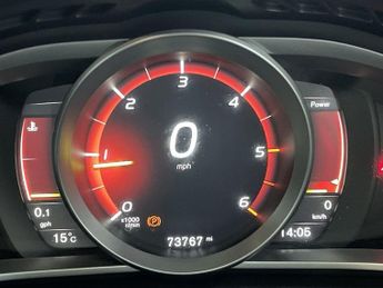VOLVO V40 2.0 D2 R-Design Pro Hatchback 5dr Diesel Manual Euro 6 (s/s) (12