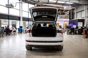 AUDI E-TRON 55 Launch Edition SUV 5dr Electric Auto quattro 95kWh (408 ps)
