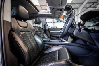 AUDI E-TRON 55 Launch Edition SUV 5dr Electric Auto quattro 95kWh (408 ps)