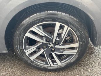 PEUGEOT 208 1.2 PureTech Allure Premium + Hatchback 5dr Petrol Manual Euro 6