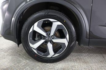 NISSAN QASHQAI 1.3 DIG-T MHEV N-Connecta XTRON Euro 6 (s/s) 5dr