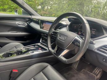 AUDI E-TRON GT 93.4kWh Saloon 4dr Electric Auto quattro (476 ps)
