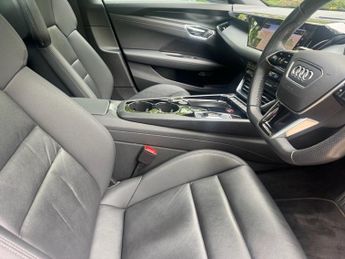 AUDI E-TRON GT 93.4kWh Saloon 4dr Electric Auto quattro (476 ps)