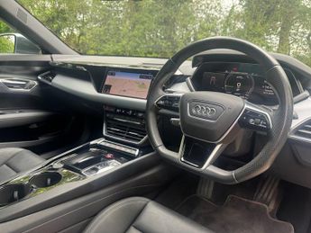 AUDI E-TRON GT 93.4kWh Saloon 4dr Electric Auto quattro (476 ps)