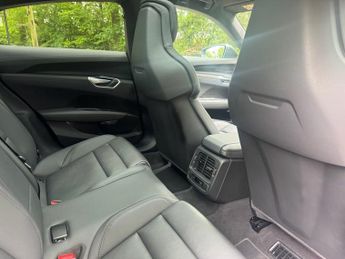 AUDI E-TRON GT 93.4kWh Saloon 4dr Electric Auto quattro (476 ps)