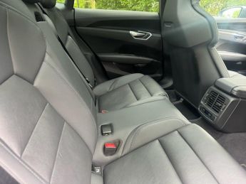 AUDI E-TRON GT 93.4kWh Saloon 4dr Electric Auto quattro (476 ps)