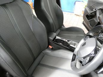 PEUGEOT 2008 1.2 PureTech GT SUV 5dr Petrol EAT Euro 6 (s/s) (130 ps)