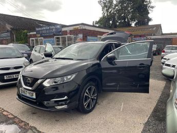 Nissan Qashqai 1.5 dCi N-Connecta SUV 5dr Diesel Manual Euro 6 (s/s) (110 ps)