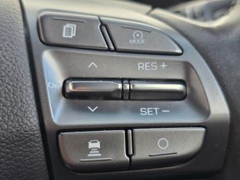 HYUNDAI IONIQ 1.6 h-GDi Premium SE Hatchback 5dr Petrol Hybrid DCT Euro 6 (s/s