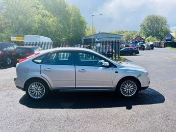 FORD FOCUS 1.6 Style Hatchback 5dr Petrol Manual (159 g/km, 99 bhp)
