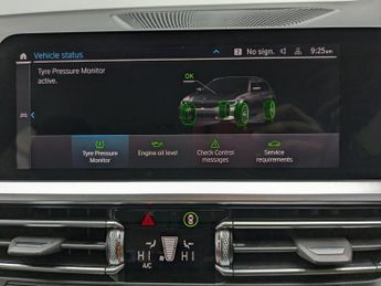 BMW 3 SERIES 2.0 330e 12kWh SE Pro Touring 5dr Petrol Plug-in Hybrid Auto Eur