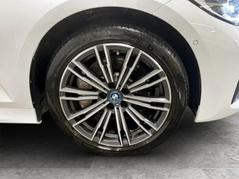BMW 3 SERIES 2.0 330e 12kWh M Sport Saloon 4dr Petrol Plug-in Hybrid Auto xDr