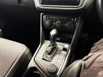 VOLKSWAGEN TIGUAN 2.0 TDI Match SUV 5dr Diesel DSG 4Motion Euro 6 (s/s) (150 ps)